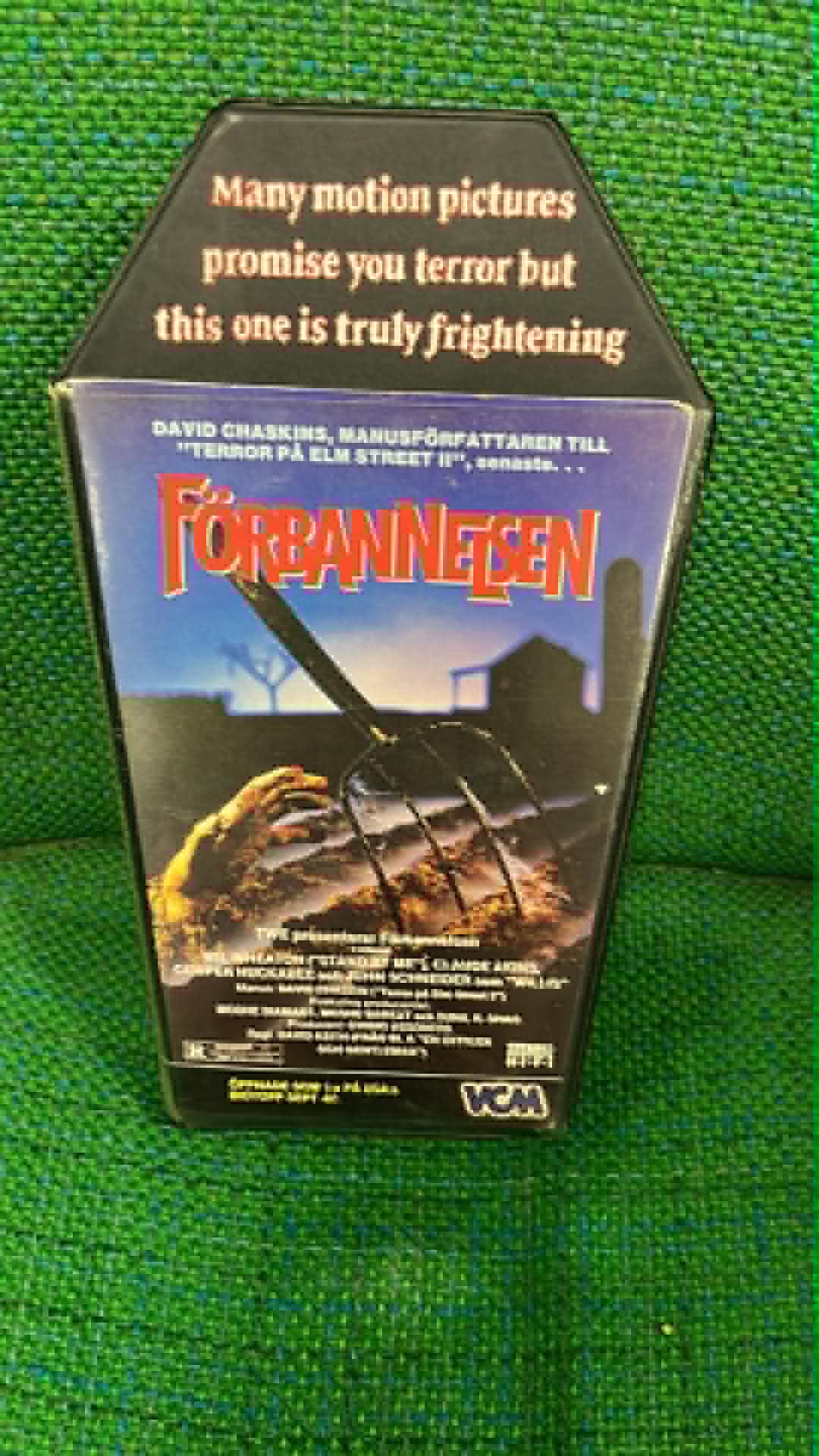 194 Förbannelsen - lik-kistebox (vhs)