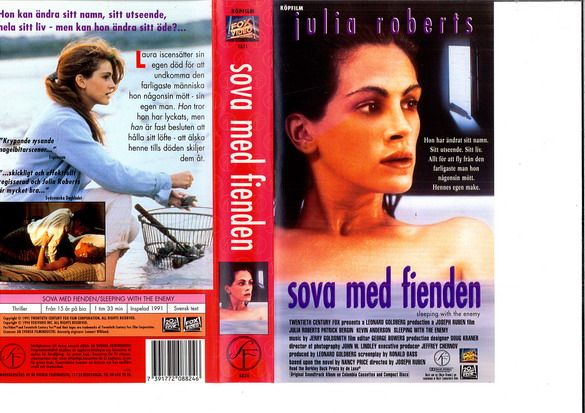 SOVE MED FIENDEN (VHS)