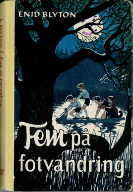 FEM PÅ FOTVANDRING
